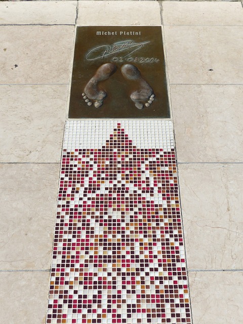 刻的突出表 刻的突出表