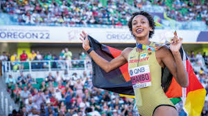 他再次為曼 他再次為曼